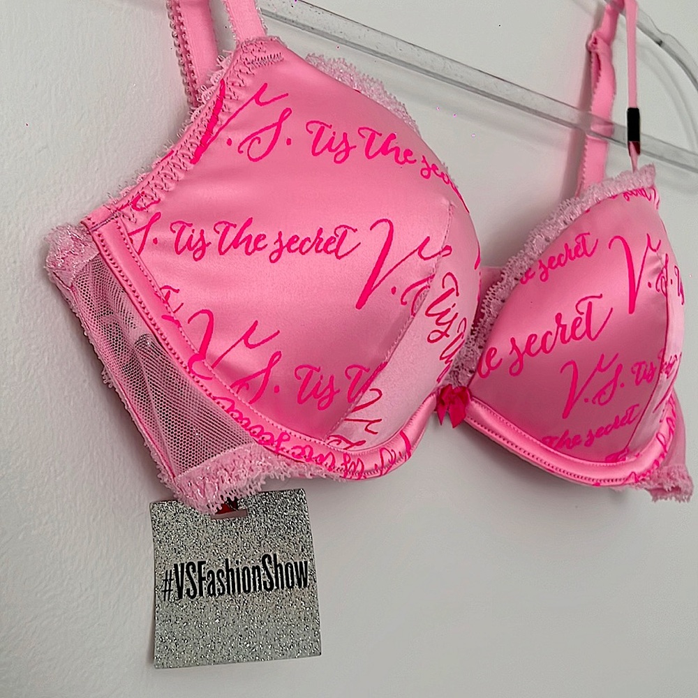 Collectible Victoria’s Secret 2015 official fashion show Bra
